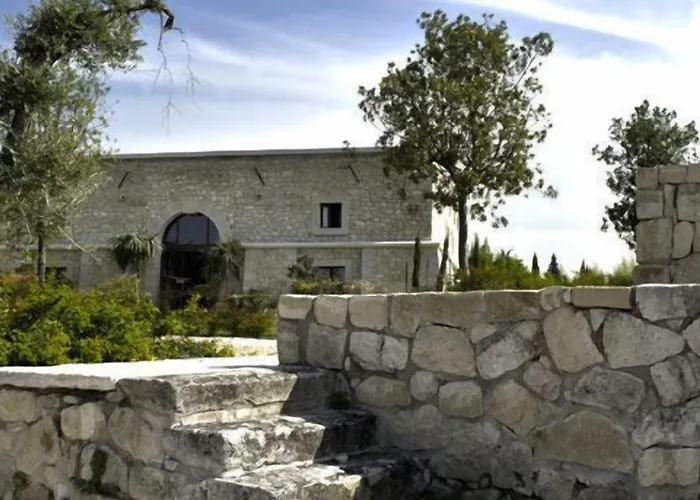 Delser Manor House