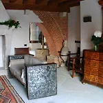 Delser Manor House *