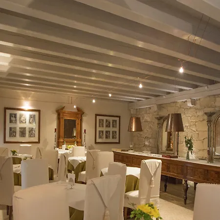 Delser Manor House Kır Evi