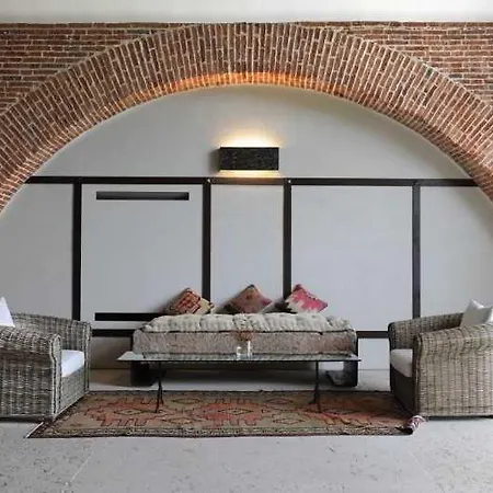 Delser Manor House